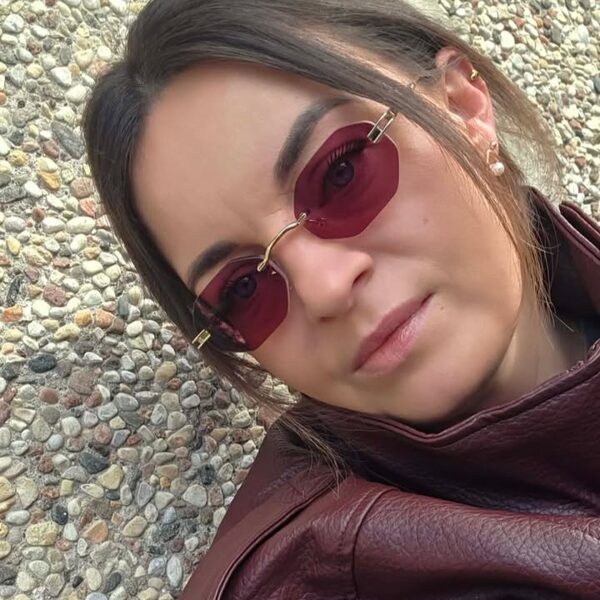 Indrė: Akiniai prideda pasitikėjimo savimi.